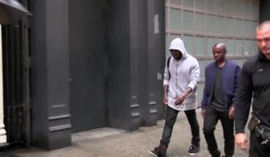 Kanye West s'énerve contre un photographe à New York