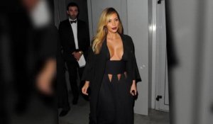 Kim Kardashian dévoile ses formes après son accouchement