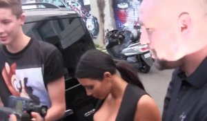 Kim Kardashian tente de casser la radio en lisant un passage de Cinquante Nuances de Grey
