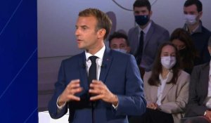 Macron appelle à réindustrialiser la France pour "redevenir une grande nation d'innovation"