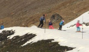 Dans les Alpes, la neige artificielle sauve les vacances de Noël