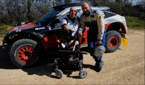 A dix mois du Dakar, Philippe Croizon teste son buggy