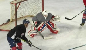 Hockey sur glace: à Caen, le gardien est une gardienne