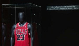 Un maillot du basketteur Michael Jordan proposé aux enchères pour 3 à 5 millions de doll ars