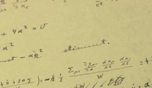 Record: un manuscrit d’Einstein vendu 11,6 millions d’euros aux enchères