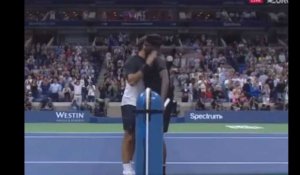 Zap Sport 30 août : Roger Federer s'est fait peur mais a franchi le premier tour de l'US Open (Vidéo)