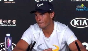 Open d'Australie 2019 - Rafael Nadal "grille"" et s'amuse avec un journaliste italien qui est endormi