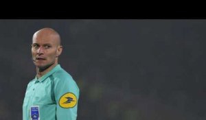 L1 - Nantes-PSG: l'arbitre tacle un joueur puis l'exclut