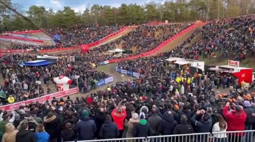 Cyclo-cross - Coupe du Monde - Zonhoven 2023 - Wout Van Aert le plus fort  de tous et chez lui à Zonhoven devant une foule en délire ! vidéo