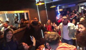 Les Marocains explosent de joie à Lille après le premier but contre le Portugal