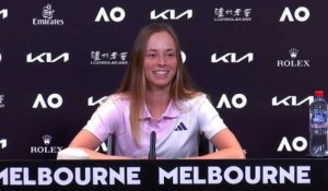 Open d'Australie 2023 - Katie Volynets, on her Ukrainian roots, her emotion beating a Russian player : "I would say that when I step on the court, I kind of try to put the politics aside and just focus on the tennis"