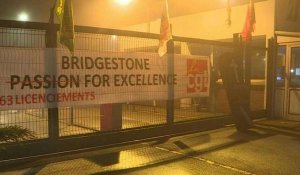 Des salariés de Bridgestone Béthune manifestent pour dénoncer la fermeture
