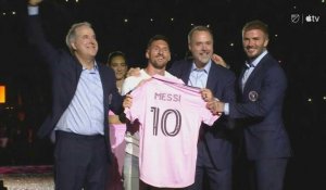 Messi officiellement présenté au stade de son nouveau club, l'Inter Miami