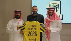 Foot: Benzema signe au club saoudien d'Al-Ittihad et arrive à Jeddah