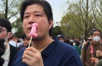 Au Japon, une parade de pénis géants célèbre la fertilité
