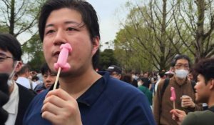 Au Japon, une parade de pénis géants célèbre la fertilité