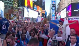 Mondial-2026: les supporters de la France mettent l'ambiance à Times Square