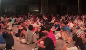 Ambiance du penalty sauvé par le Maroc à la fan zone de Roubaix