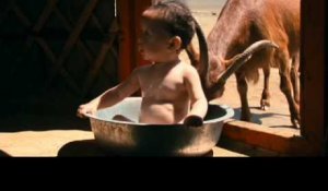 BEBES (Thomas Balmès)  Bande Annonce