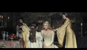 Snow White and the Huntsman - Charlize Theron is 'Stunning Evil'
