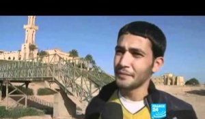 FRANCE 24 Reportages - Libye : Les raids se poursuivent autour du terminal pétrolier de Ras Lanouf