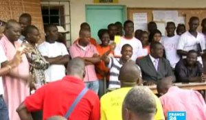 À Abidjan, les électeurs s'impatientent après le report de la présidentielle