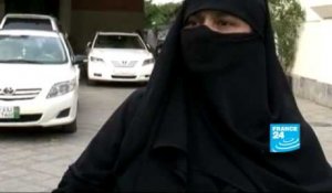 Le projet d'interdire la burqa en France fait polémique au Pakistan