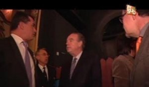 Frédéric Mitterrand visite le petit théâtre de Pézenas