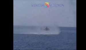 Libye: les garde-côtes italiens viennent en aide aux naufragés