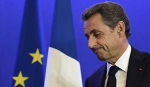 Le PS se désiste dans le Nord et en PACA, Sarkozy persiste dans le "ni-ni"