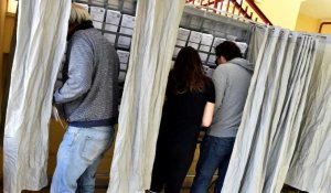 Les Espagnols aux urnes pour des législatives à suspense