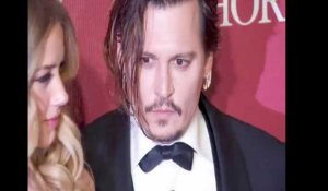 Exclu Vidéo : Johnny Depp : Il commence l'année avec une récompense mais semble fatigué ...