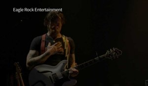 Eagles of Death Metal donne un concert chargé d'émotions à Paris