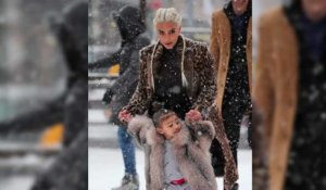 Kim Kardashian emmène North West faire du patin à glace