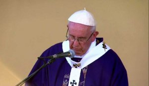 Le pape dénonce la "tragédie humaine" des migrations forcées