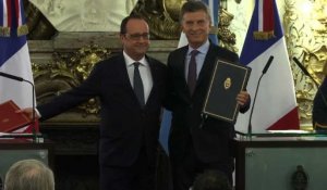 Hollande apporte son soutien aux réformes économiques de Macri