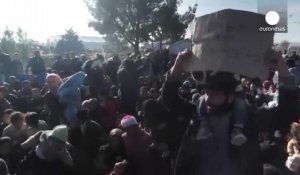 Des milliers de réfugiés bloqués à la frontière gréco-macédonienne