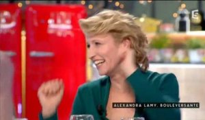 Alexandra Lamy se déchaîne sur "Niggas in Paris" dans "C à Vous" !