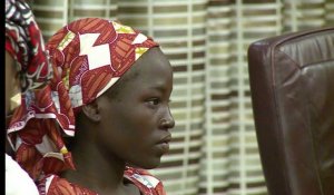 La première rescapée de de l'enlèvement de Boko Haram reçue par le président nigérian