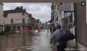 Crue du Loing : images amateurs du centre-ville de Nemours inondé en cours d'évacuation