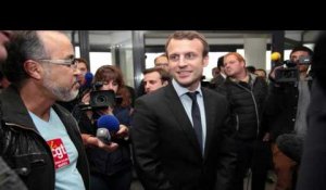 Une prof taille un costard à Macron