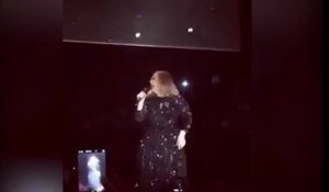 Adele s'offre un instant Spice girls sur scène... et les Spice girls approuvent