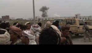 Une base de l'armée attaquée puis reprise au Yémen, 16 morts