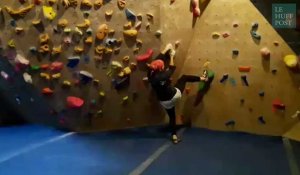 Face à un mur d'escalade, cette championne iranienne devient Spiderman