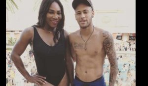 Neymar s'amuse avec Serena Williams à la piscine