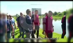 Ronaldo lance le micro d'un journaliste dans un lac