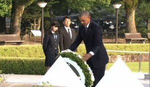 Obama dépose une couronne à Hiroshima, 71 ans après la bombe