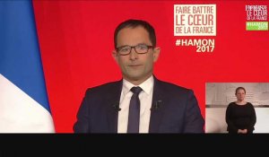 Hamon appelle à voter Macron et estime "avoir échoué"
