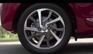 2017 Toyota Yaris Hybrid Exterior Design in Red Trailer | AutoMotoTV