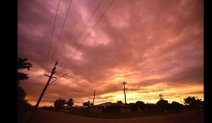 Le cyclone Debbie s'approche des terres en Australie